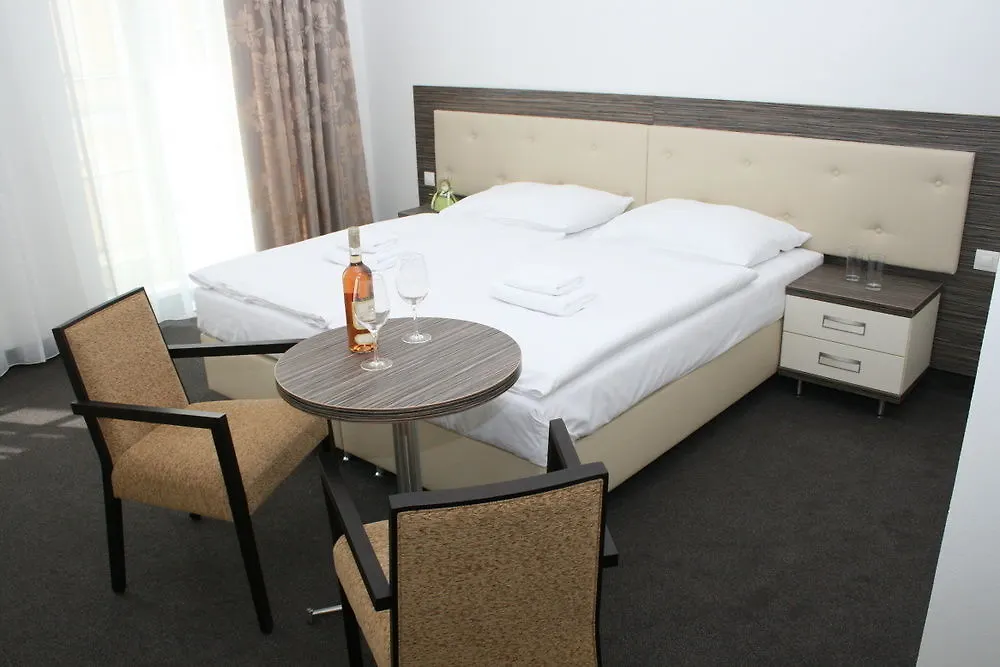 Hotel Malta KLV